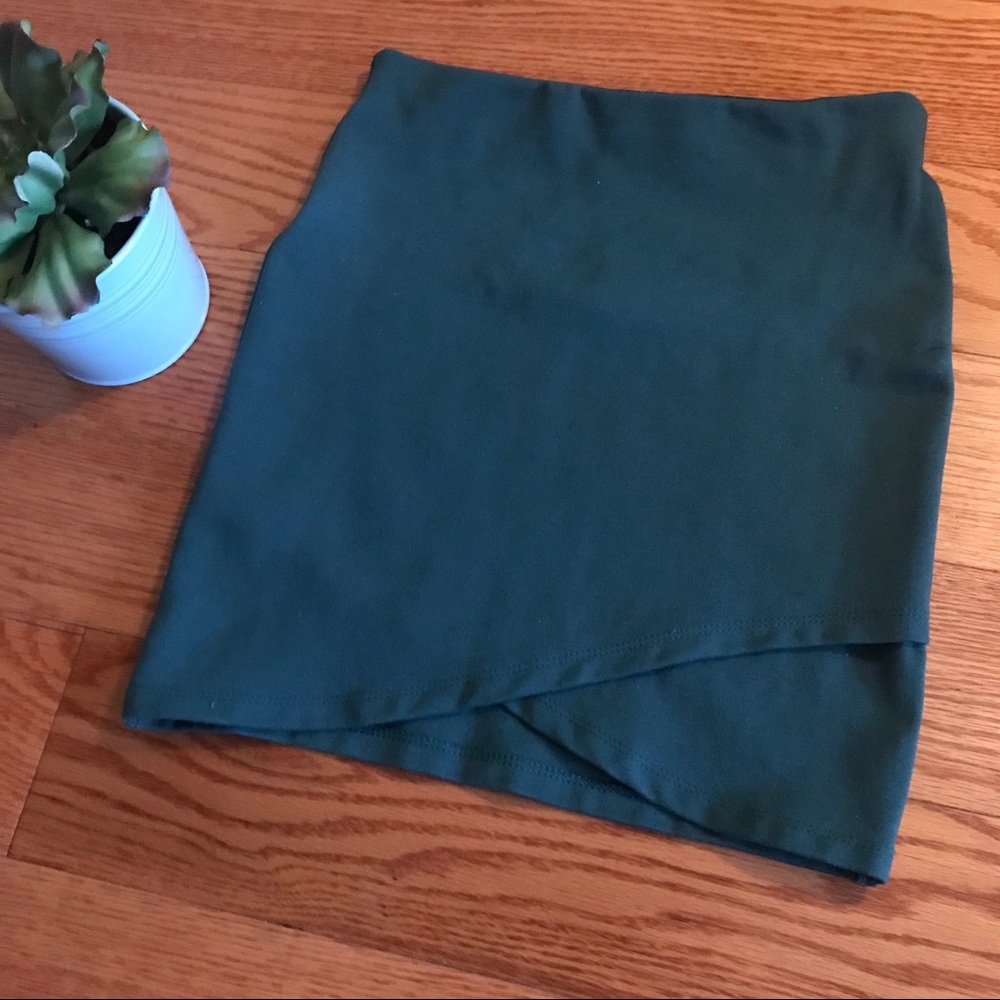 Aritzia Sunday Best Primrose Skirt